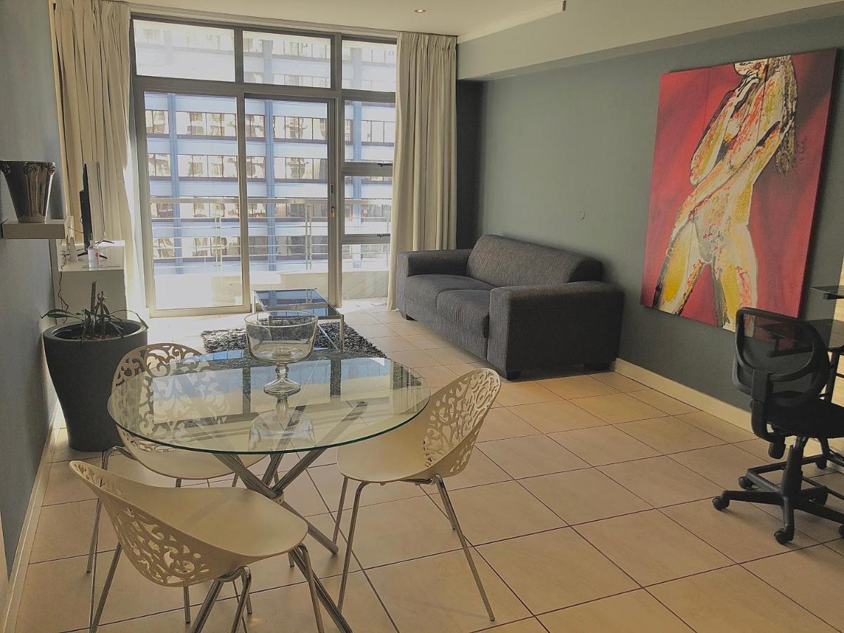 Icon Self Catering Apartment In Cape Town Near Waterfront And Cticc Eksteriør billede