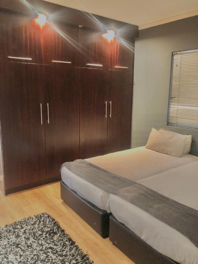 Icon Self Catering Apartment In Cape Town Near Waterfront And Cticc Eksteriør billede